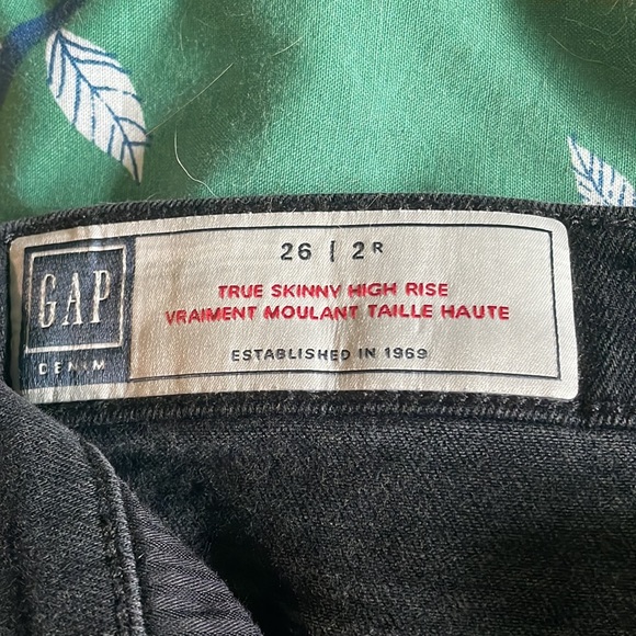Gap black skinny jeans - size 26/2R - Picture 3 of 3